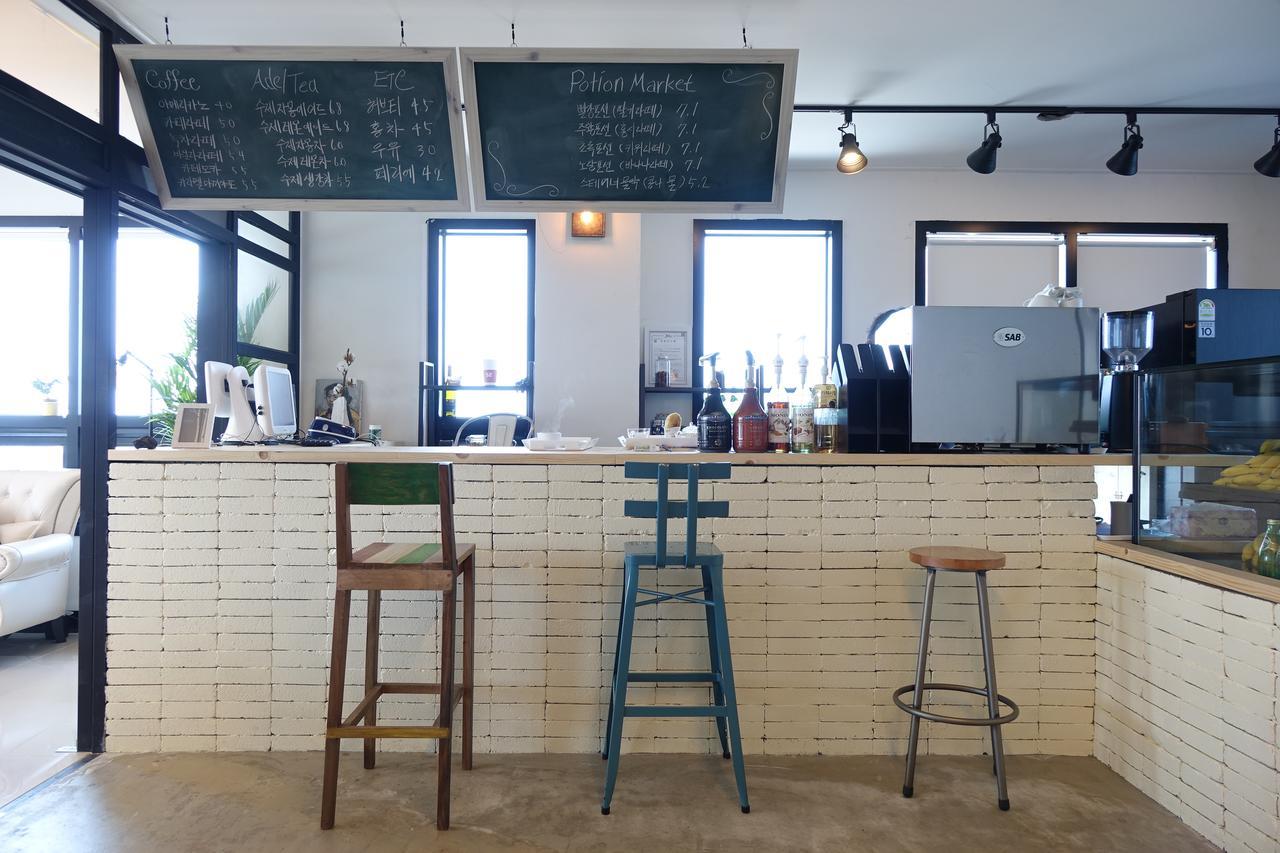Hotel52 Seogwipo Exterior photo